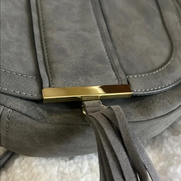 Southwestern Grey‎ Crossbody Bag with Saddle Shape and Tassel Detail - Picture 16 of 16
